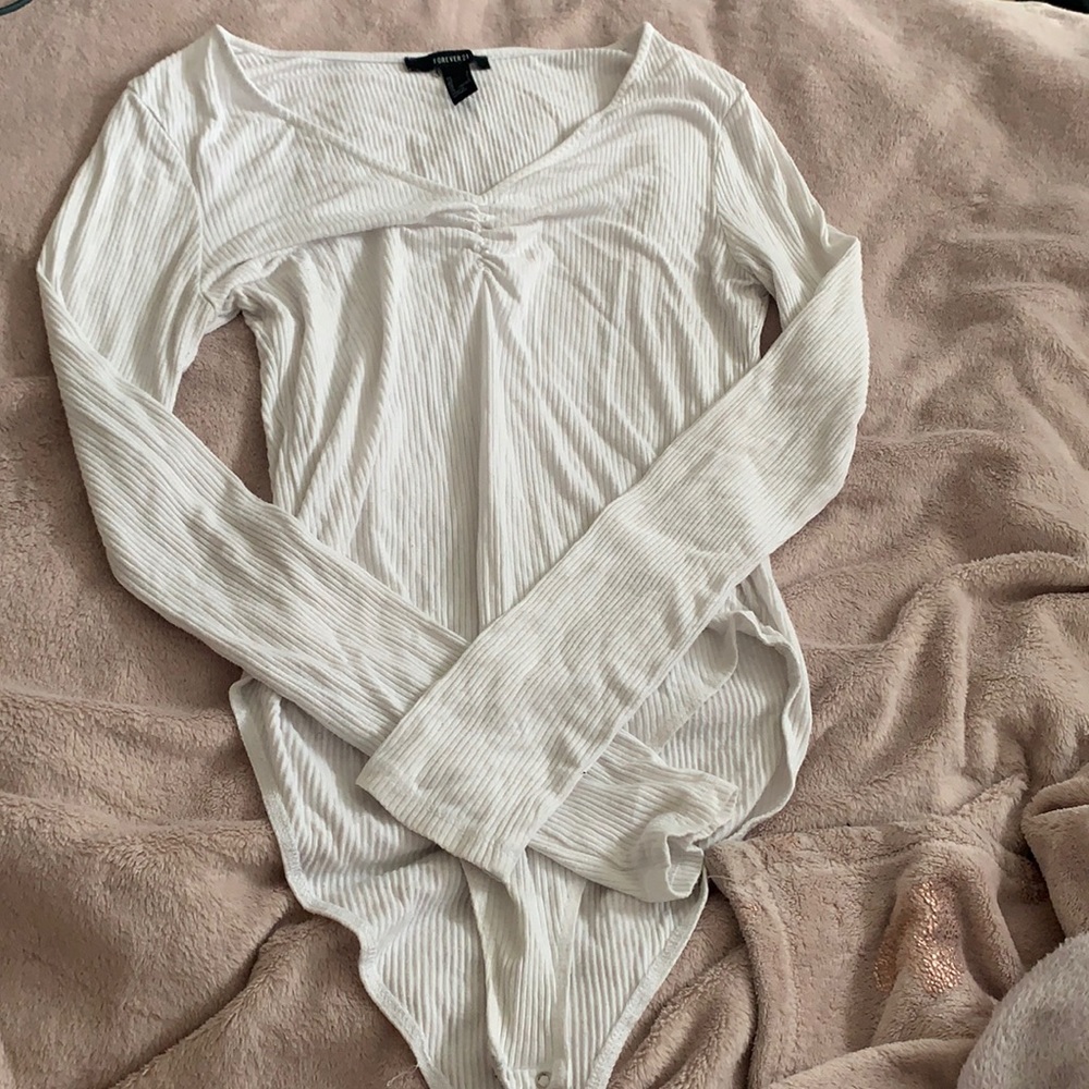 White long sleeve Bodycon top!!✨